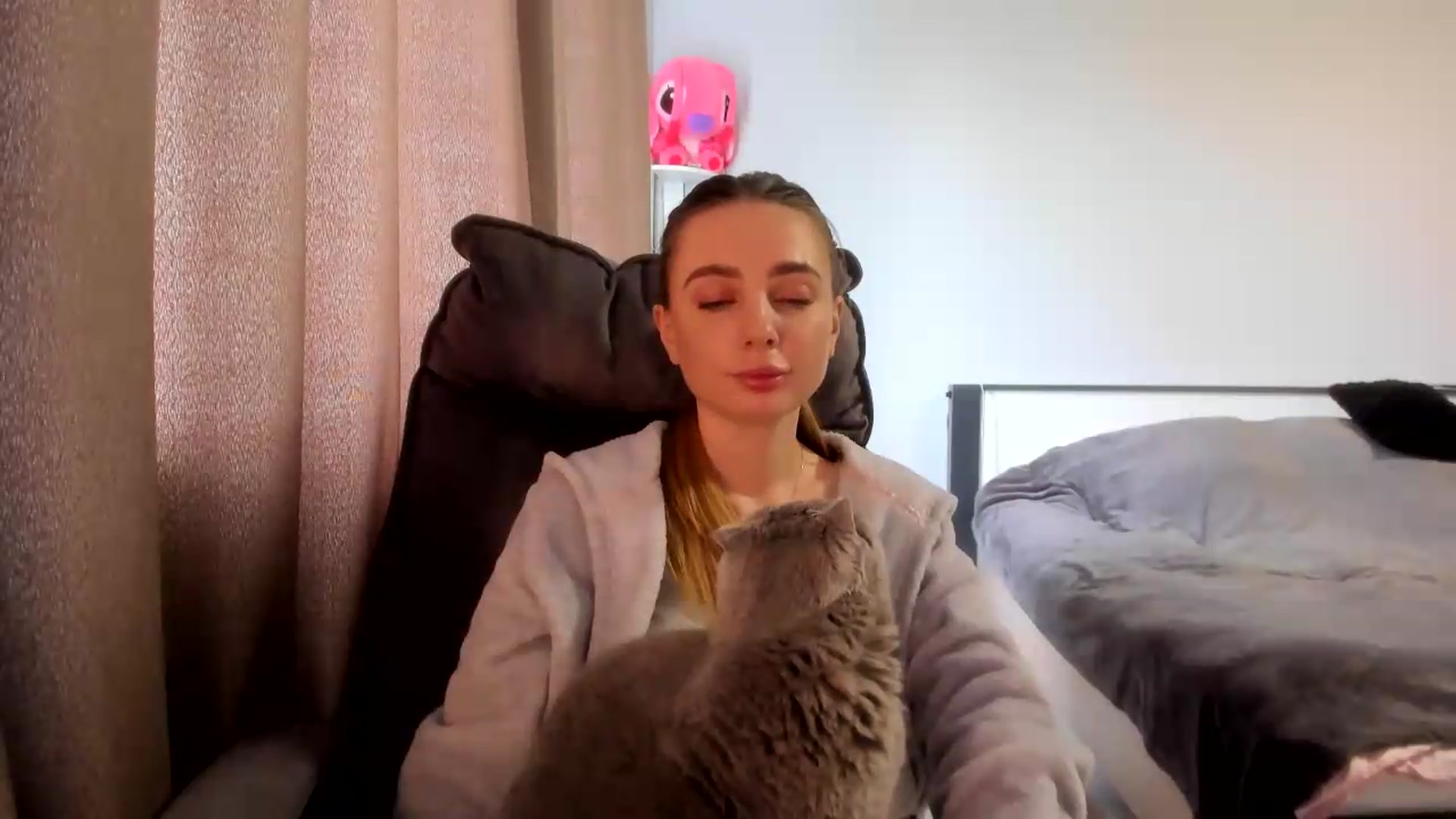 Gallery image thumbnail from Iam_Sasha's myfreecams stream on, 07/10/2026, 08:34 image 19 of 20