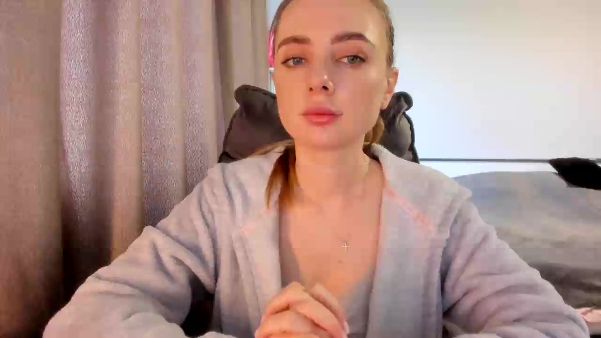 Gallery image thumbnail from Iam_Sasha's myfreecams stream on, 07/10/2026, 08:34 image 6 of 20