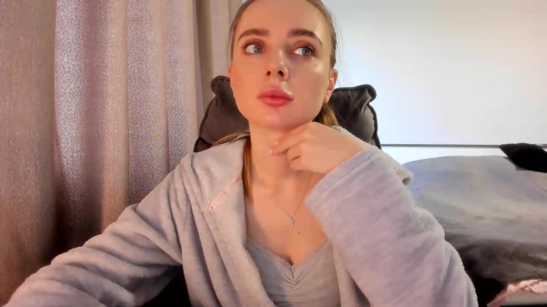 Gallery image thumbnail from Iam_Sasha's myfreecams stream on, 07/10/2026, 08:34 image 8 of 20