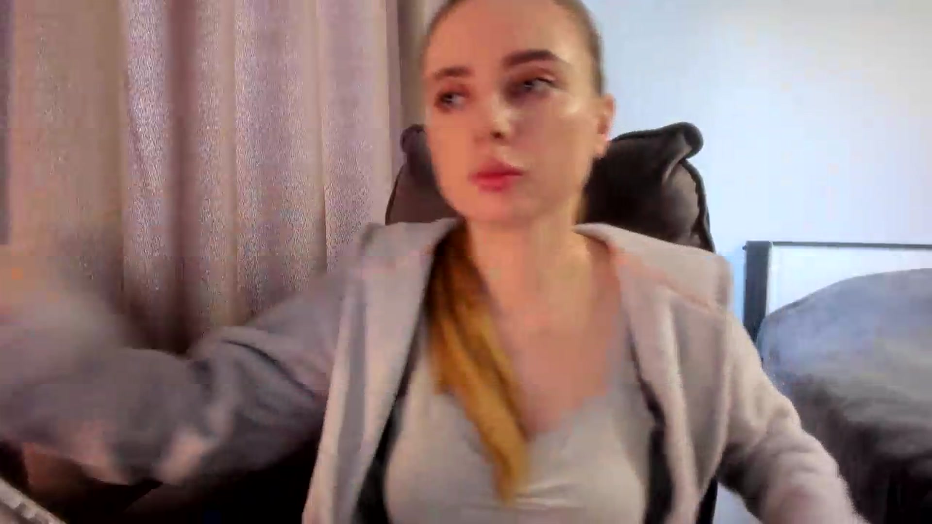 Gallery image thumbnail from Iam_Sasha's myfreecams stream on, 07/10/2026, 08:34 image 3 of 20