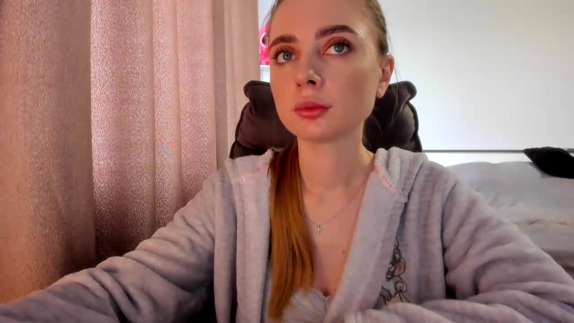 Gallery image thumbnail from Iam_Sasha's myfreecams stream on, 07/10/2026, 10:15 image 19 of 20