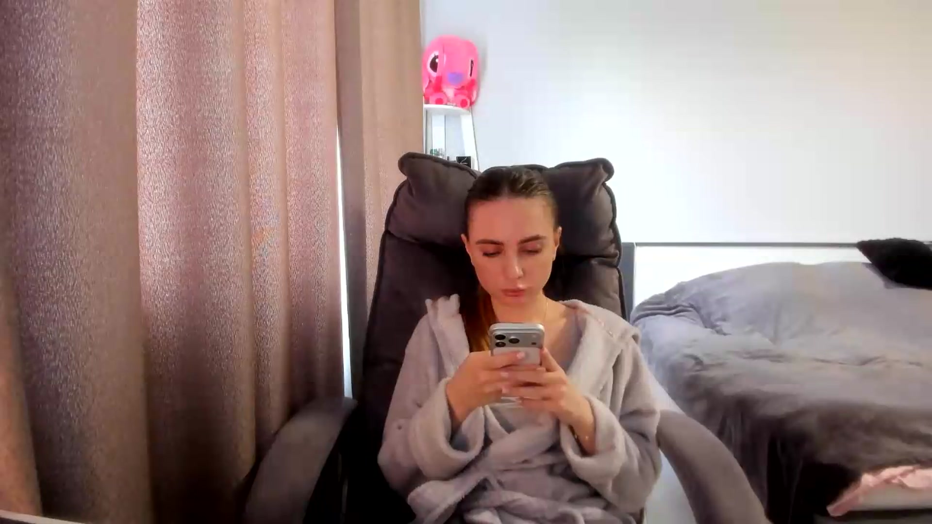 Gallery image thumbnail from Iam_Sasha's myfreecams stream on, 07/10/2026, 10:15 image 7 of 20