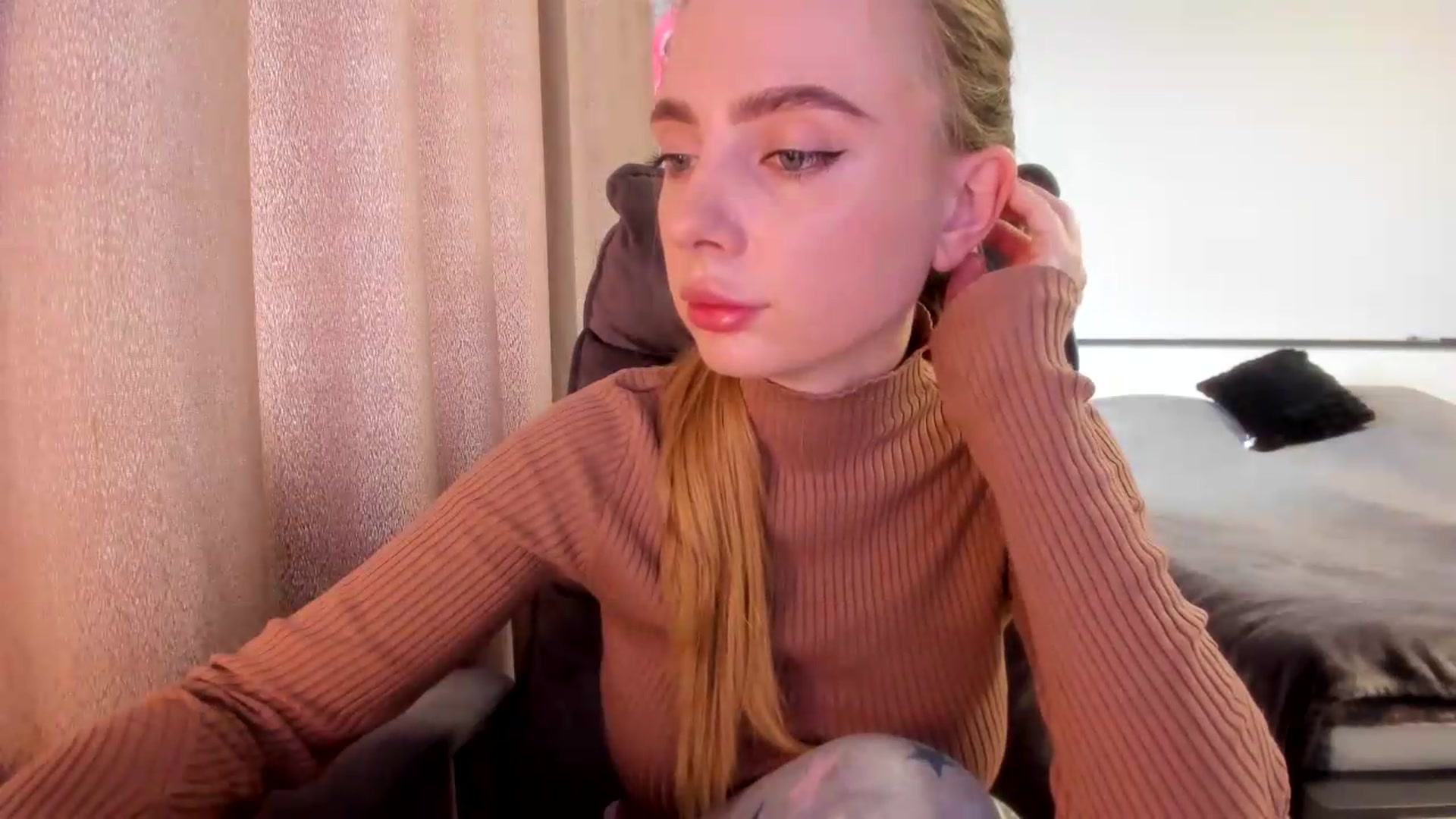 Gallery image thumbnail from Iam_Sasha's myfreecams stream on, 07/13/2026, 09:01 image 14 of 20