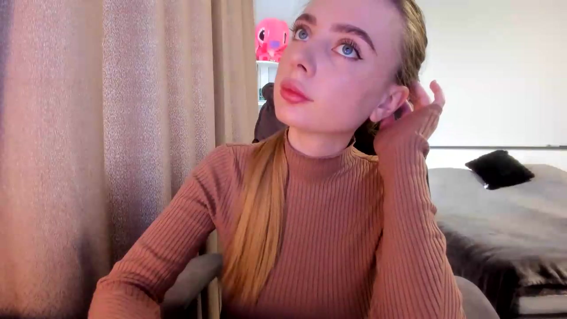 Gallery image thumbnail from Iam_Sasha's myfreecams stream on, 07/13/2026, 09:01 image 18 of 20