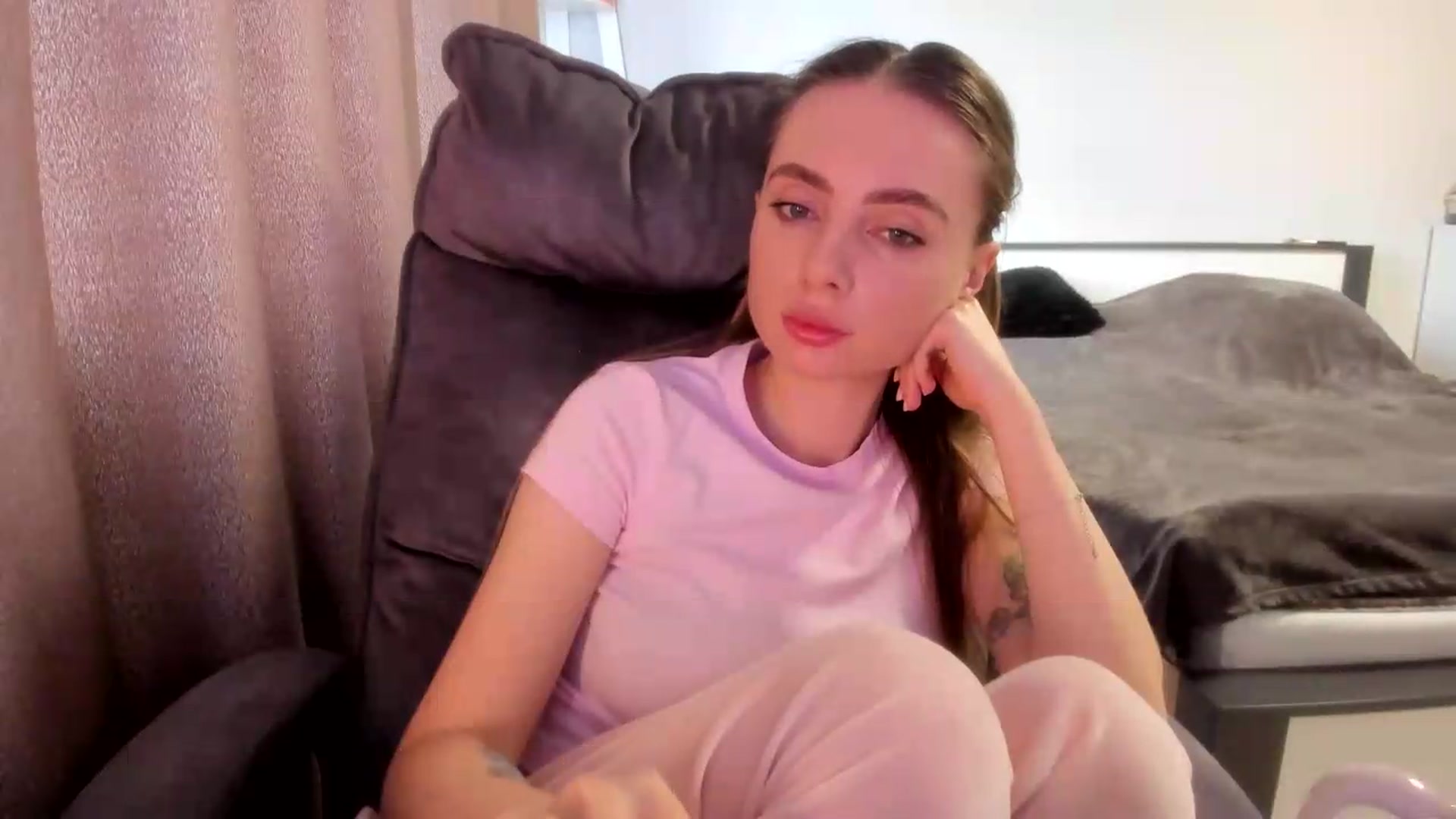 Gallery image thumbnail from Iam_Sasha's myfreecams stream on, 07/14/2026, 09:46 image 12 of 20