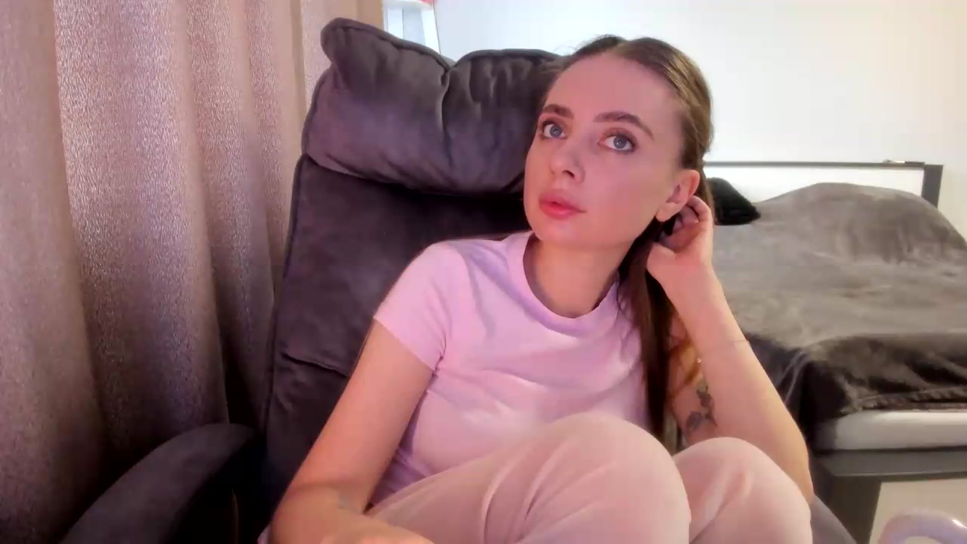 Gallery image thumbnail from Iam_Sasha's myfreecams stream on, 07/14/2026, 09:46 image 13 of 20