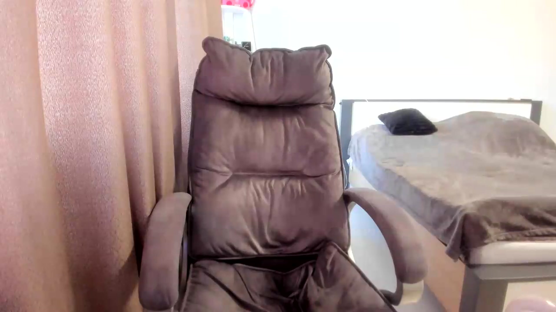 Gallery image thumbnail from Iam_Sasha's myfreecams stream on, 07/14/2026, 09:46 image 17 of 20