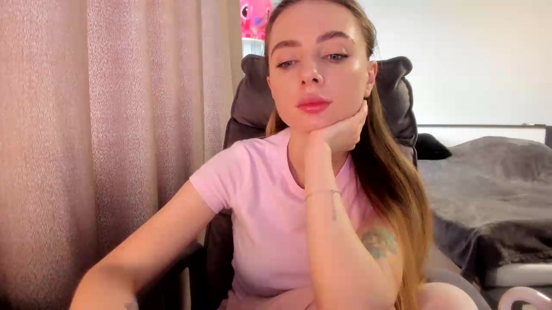 Gallery image thumbnail from Iam_Sasha's myfreecams stream on, 07/14/2026, 09:46 image 7 of 20