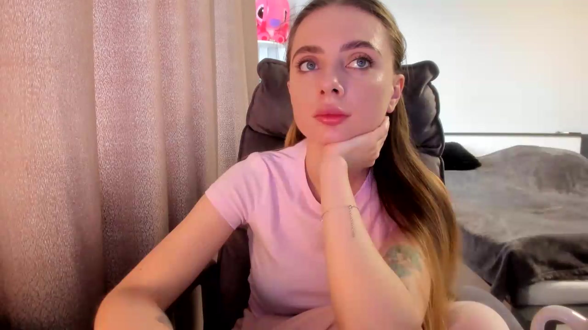 Gallery image thumbnail from Iam_Sasha's myfreecams stream on, 07/14/2026, 09:46 image 8 of 20
