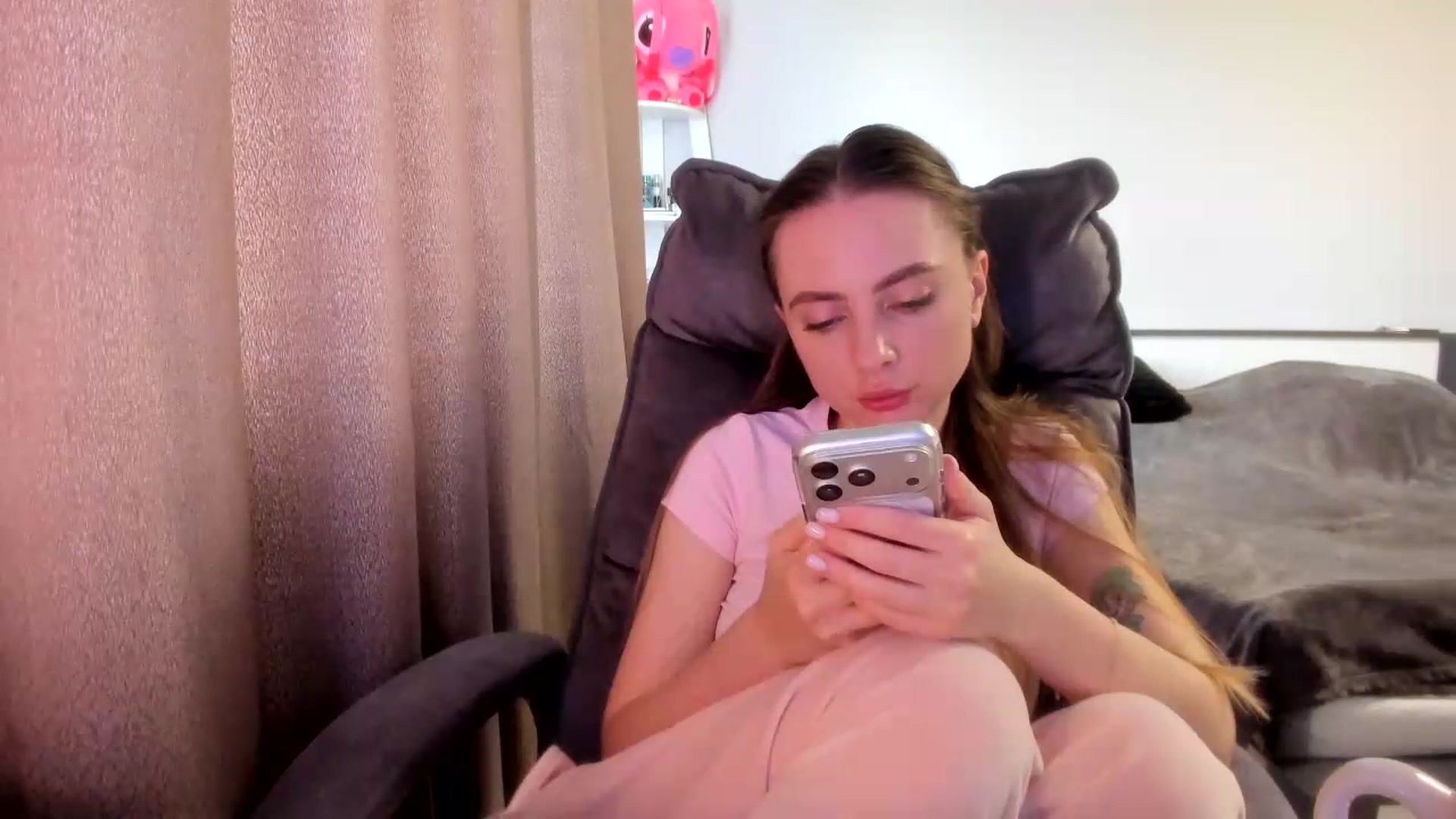 Gallery image thumbnail from Iam_Sasha's myfreecams stream on, 07/14/2026, 09:46 image 10 of 20