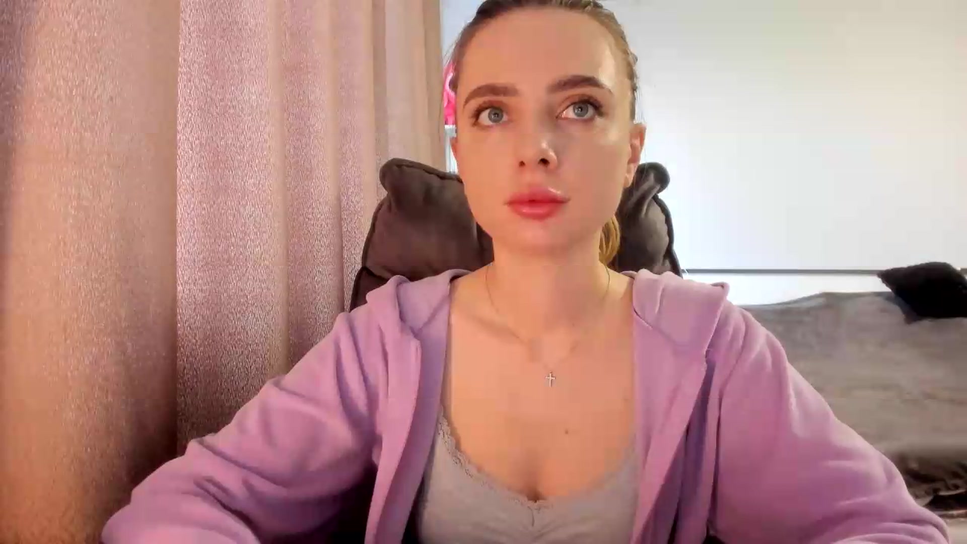 Gallery image thumbnail from Iam_Sasha's myfreecams stream on, 07/15/2026, 08:45 image 5 of 20