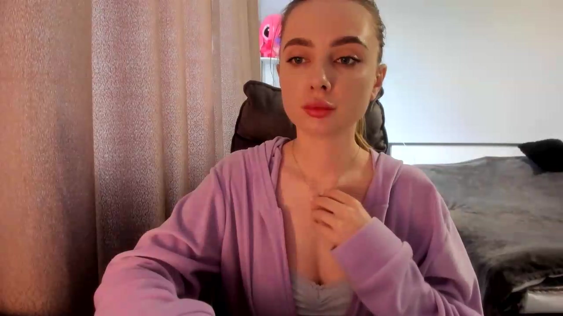 Gallery image thumbnail from Iam_Sasha's myfreecams stream on, 07/15/2026, 12:38 image 3 of 20
