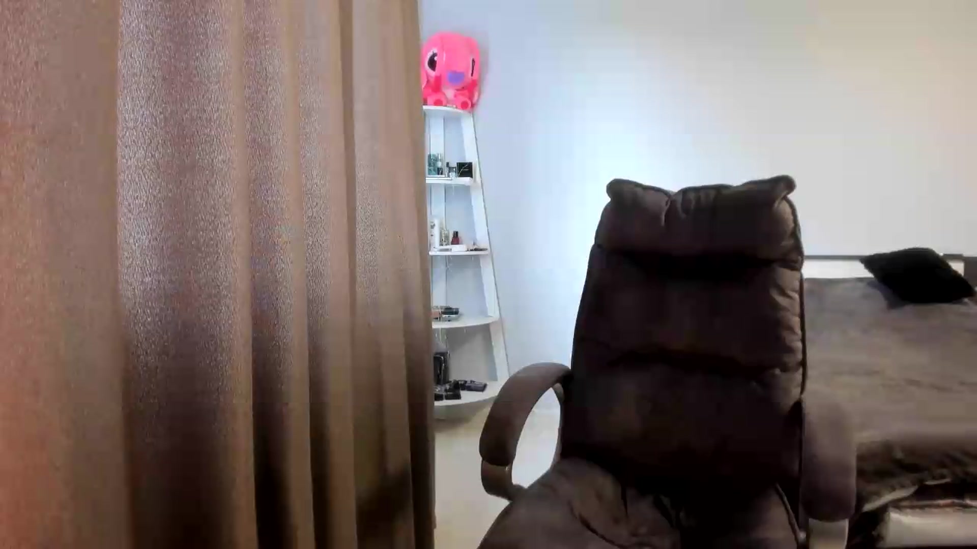 Gallery image thumbnail from Iam_Sasha's myfreecams stream on, 07/15/2026, 12:38 image 15 of 20