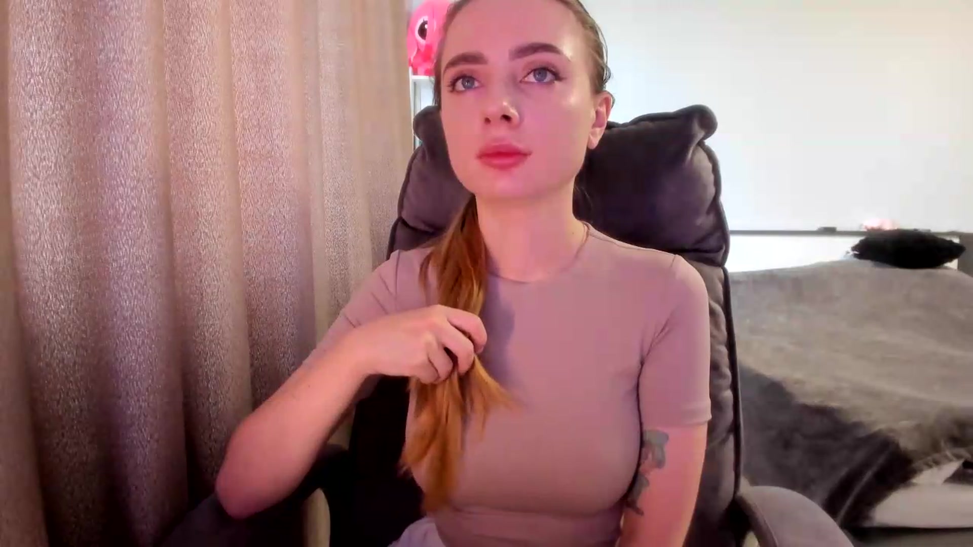 Gallery image thumbnail from Iam_Sasha's myfreecams stream on, 07/17/2026, 09:42 image 6 of 20