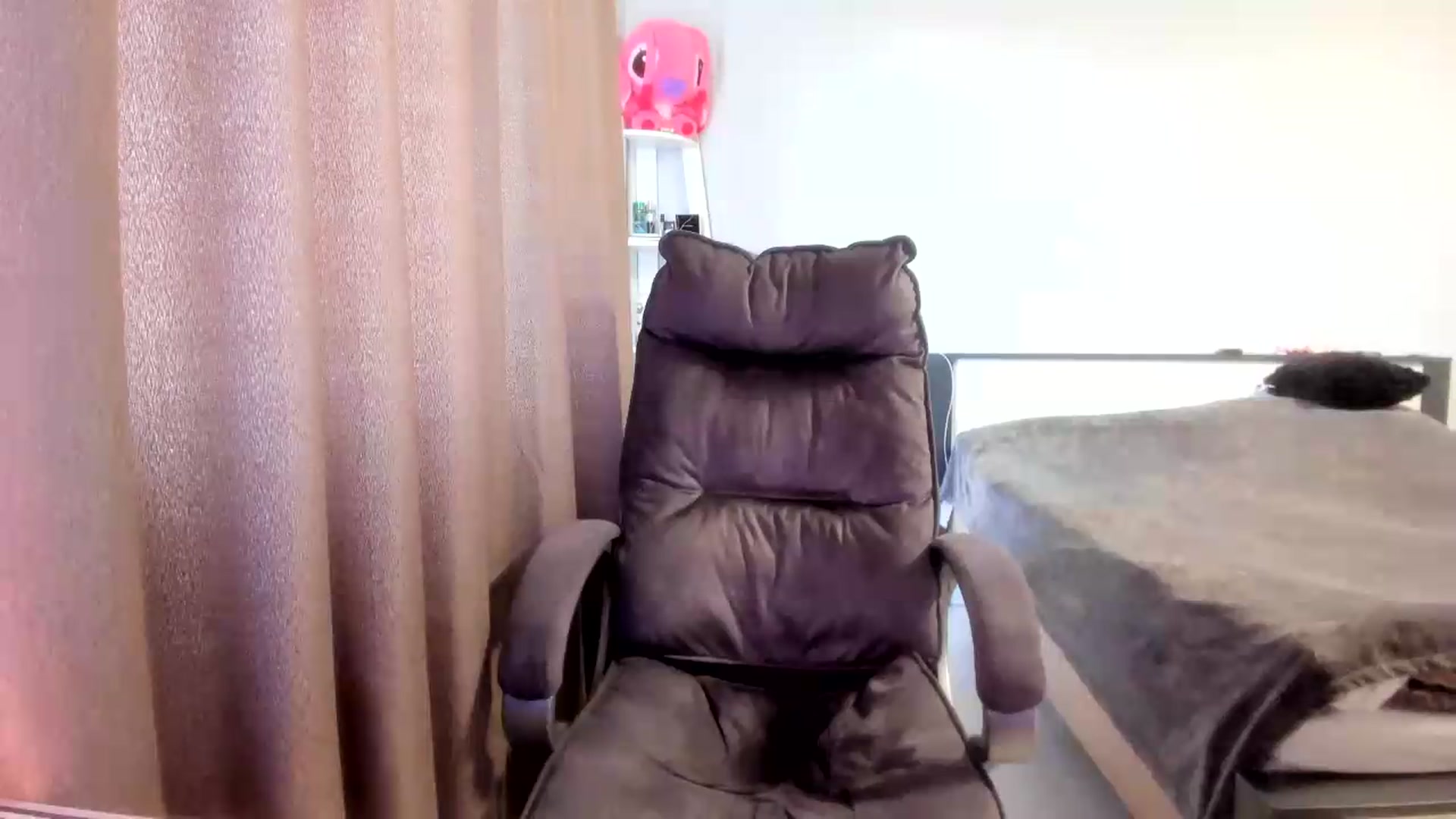 Gallery image thumbnail from Iam_Sasha's myfreecams stream on, 07/17/2026, 09:42 image 15 of 20