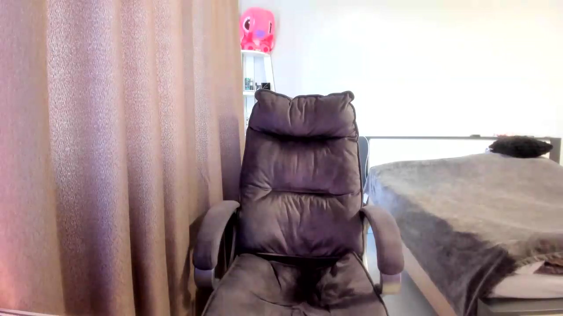 Gallery image thumbnail from Iam_Sasha's myfreecams stream on, 07/17/2026, 09:42 image 16 of 20
