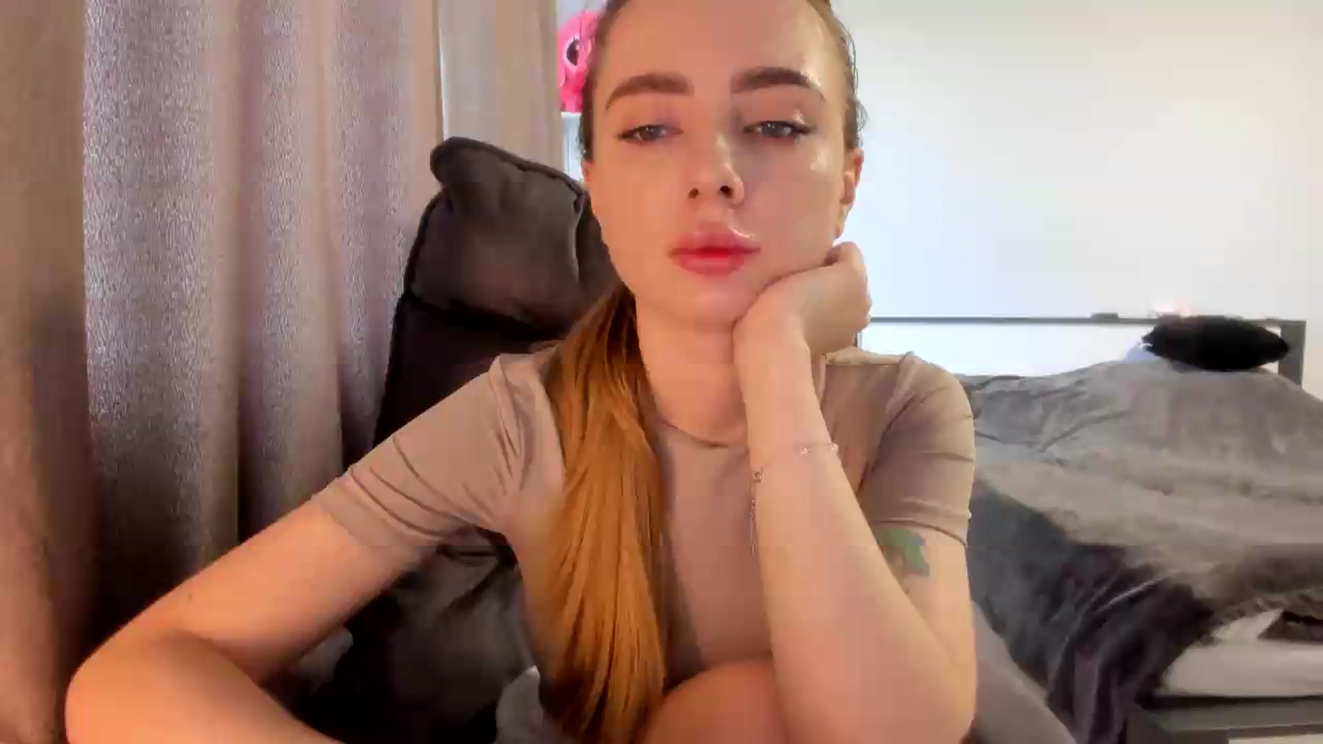 Gallery image thumbnail from Iam_Sasha's myfreecams stream on, 07/17/2026, 10:17 image 1 of 20