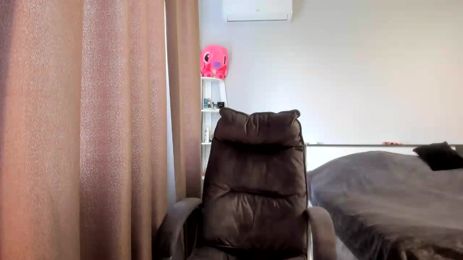 Gallery image thumbnail from Iam_Sasha's myfreecams stream on, 07/20/2026, 09:04 image 14 of 20