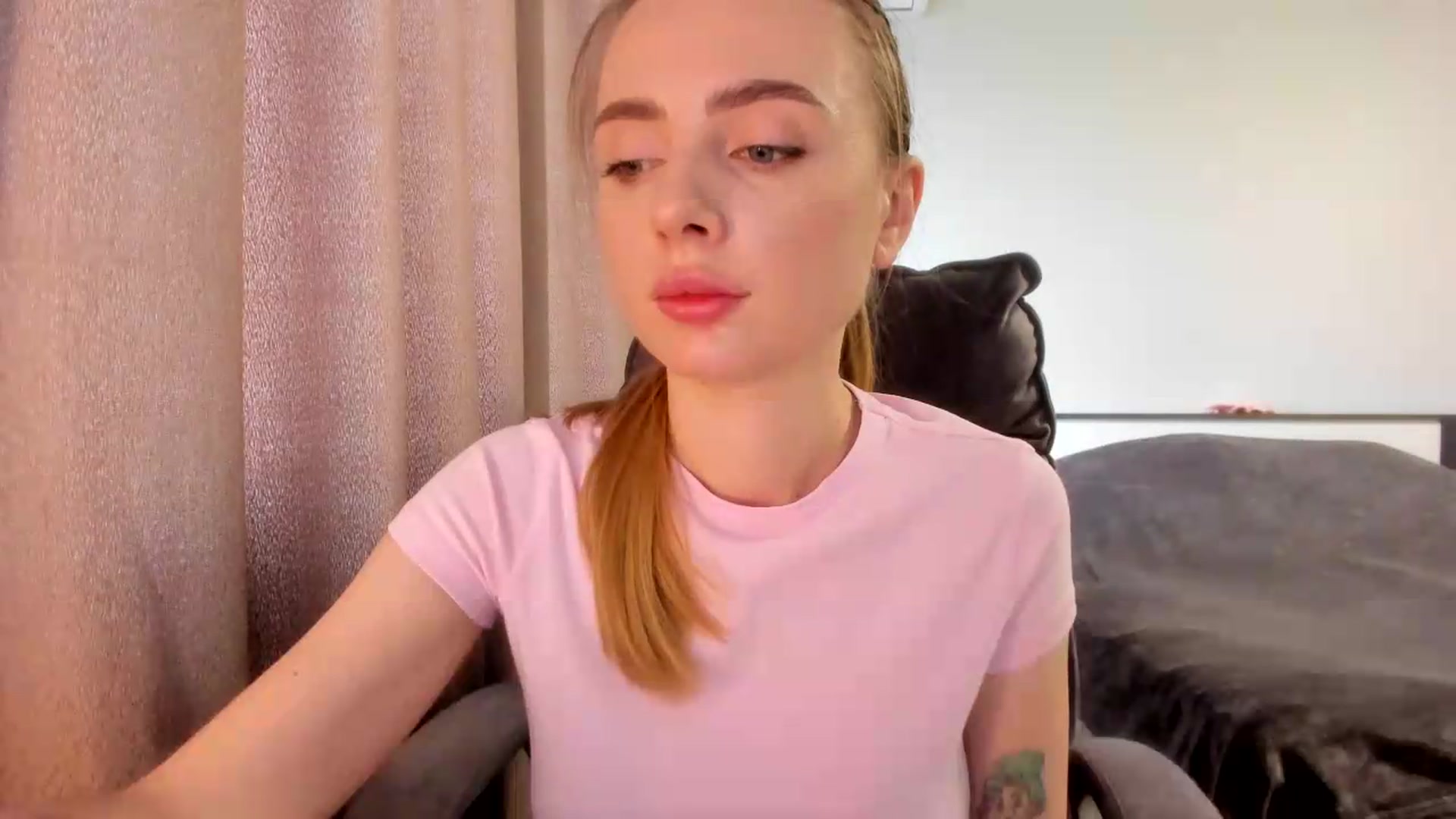 Gallery image thumbnail from Iam_Sasha's myfreecams stream on, 07/20/2026, 09:04 image 9 of 20