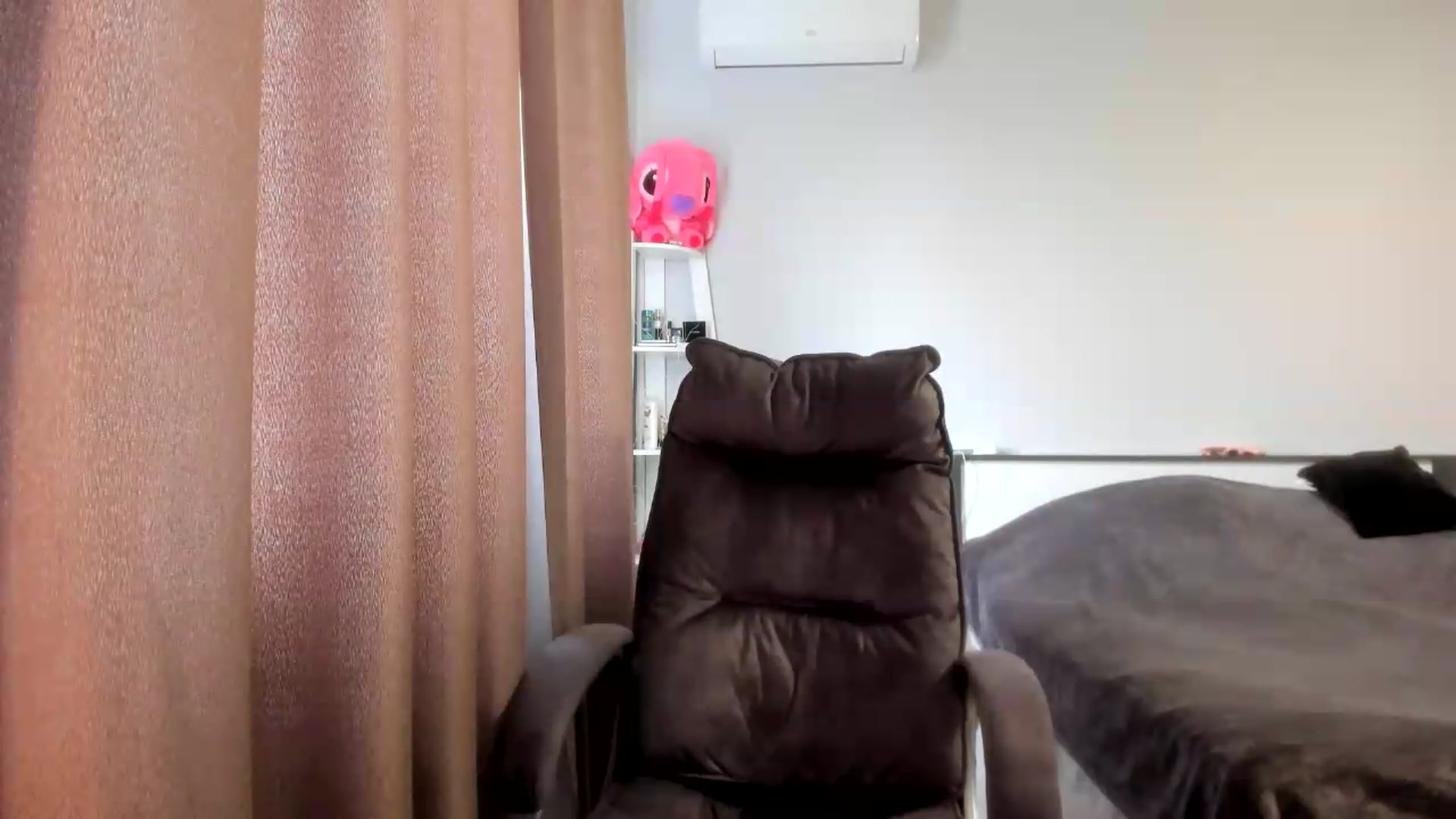 Gallery image thumbnail from Iam_Sasha's myfreecams stream on, 07/20/2026, 09:04 image 15 of 20
