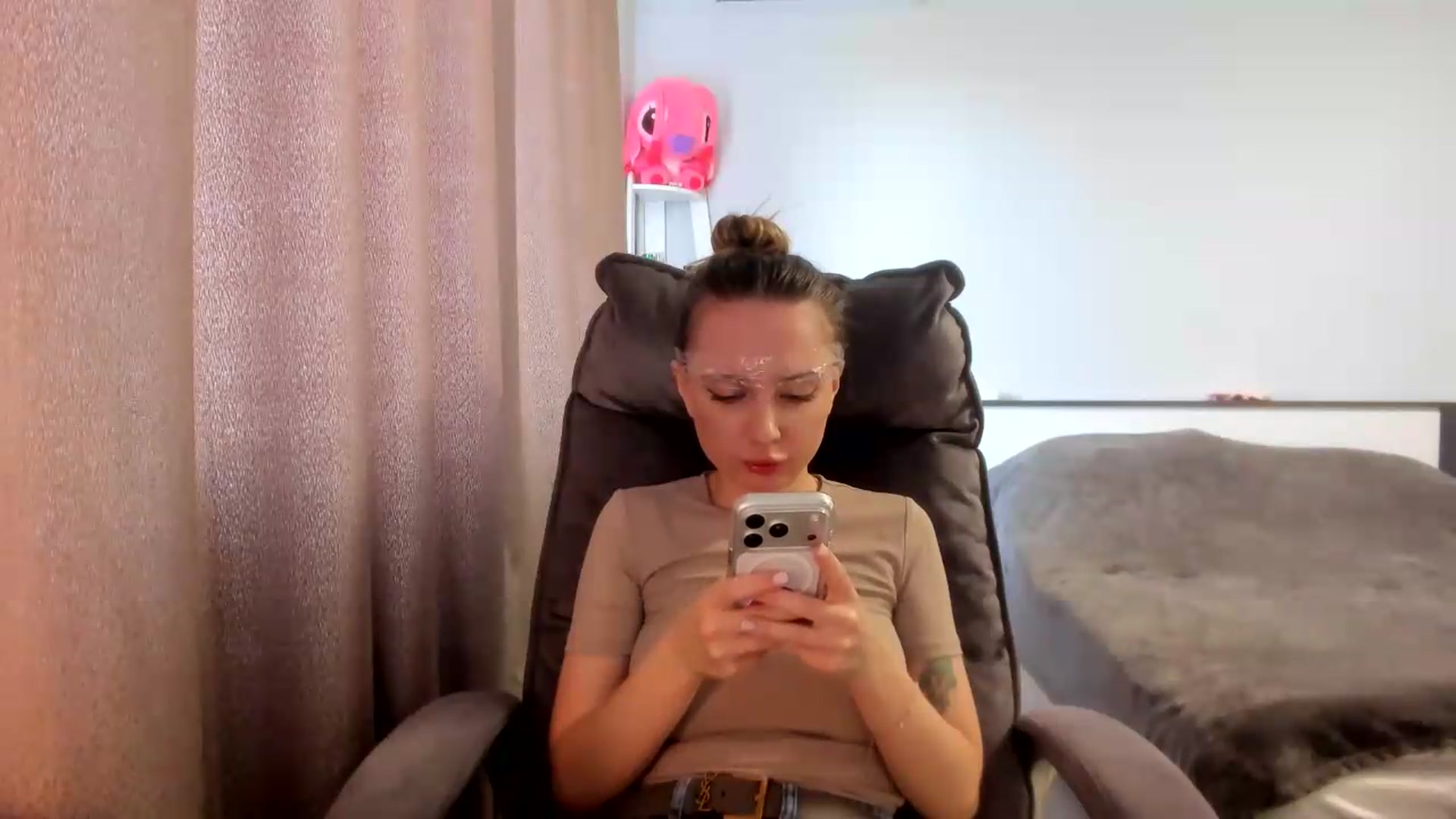 Gallery image thumbnail from Iam_Sasha's myfreecams stream on, 07/21/2026, 10:48 image 14 of 20