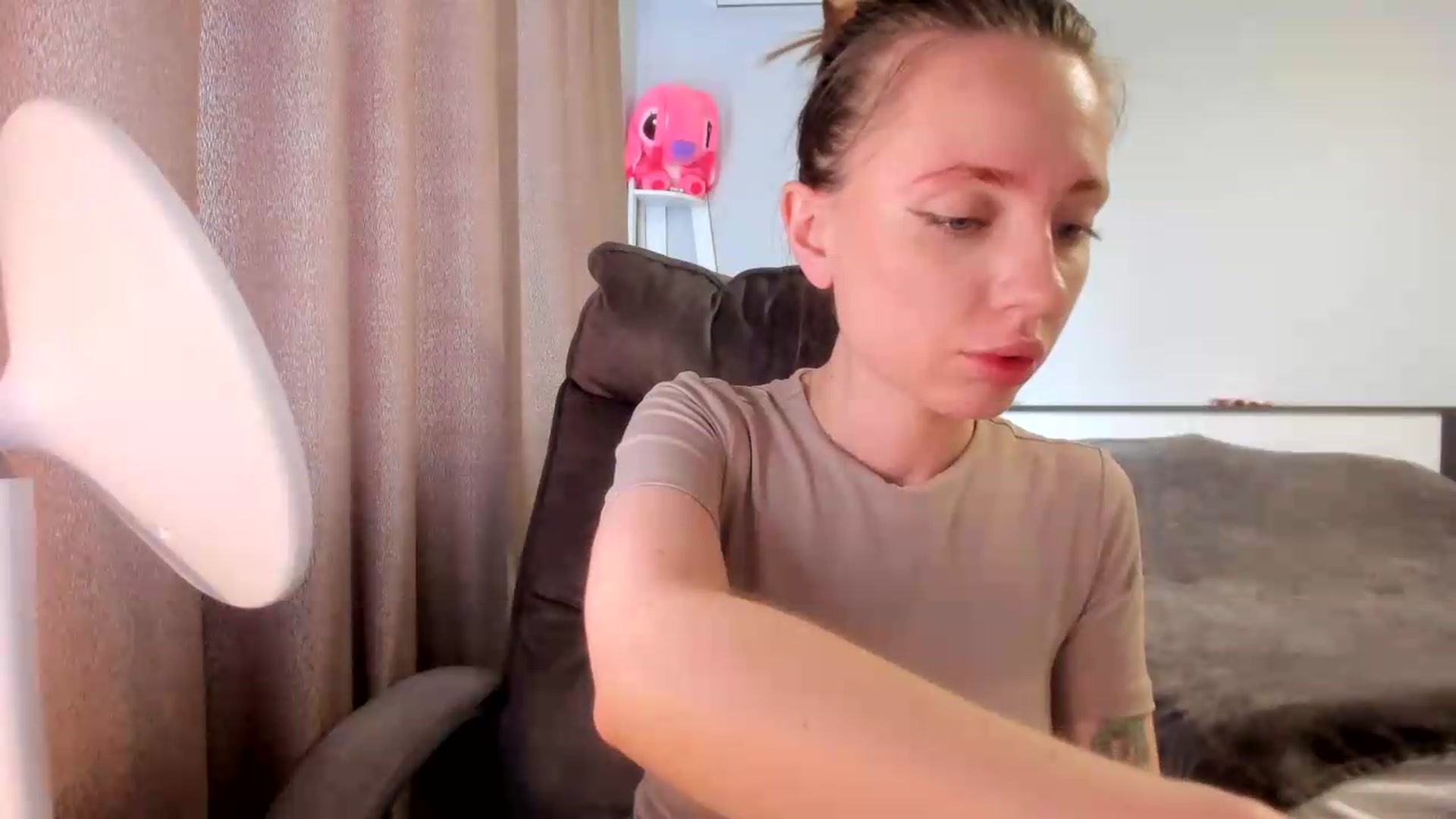 Gallery image thumbnail from Iam_Sasha's myfreecams stream on, 07/21/2026, 10:48 image 18 of 20