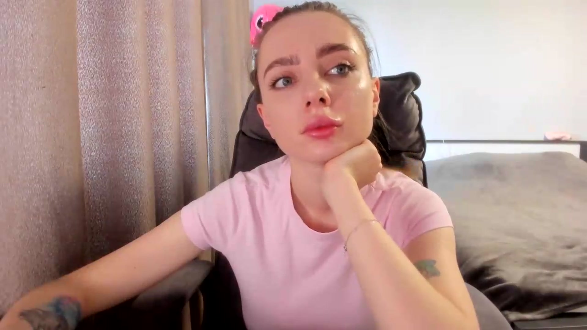 Gallery image thumbnail from Iam_Sasha's myfreecams stream on, 07/27/2026, 07:52 image 5 of 20