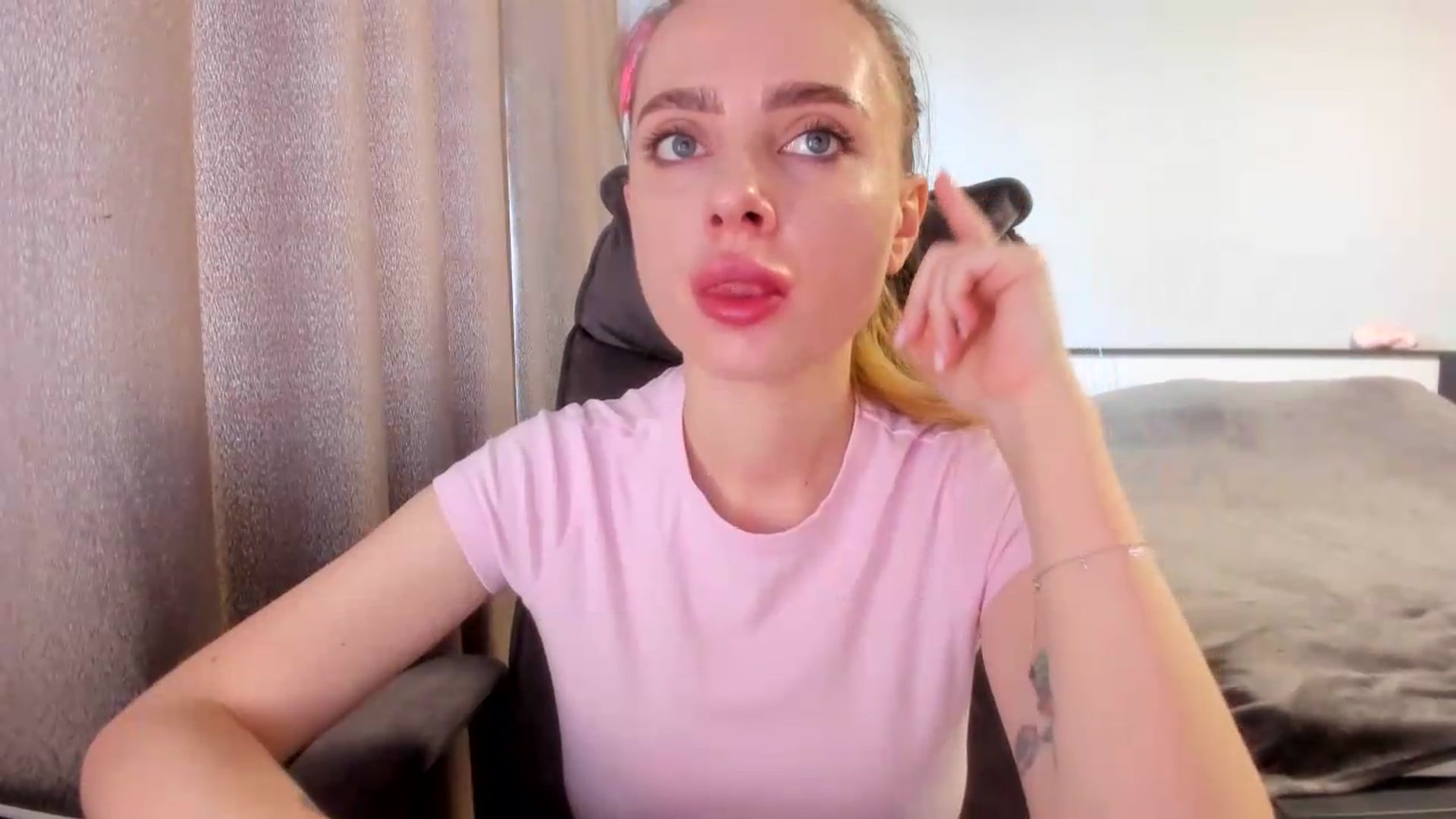 Gallery image thumbnail from Iam_Sasha's myfreecams stream on, 07/27/2026, 07:52 image 11 of 20