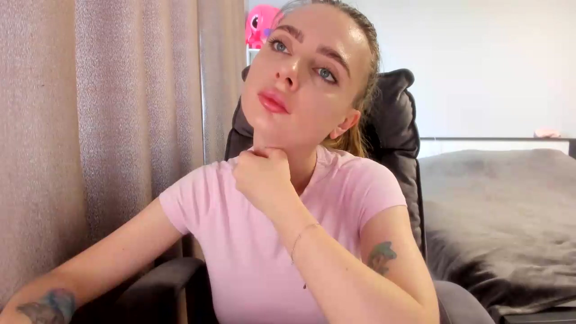 Gallery image thumbnail from Iam_Sasha's myfreecams stream on, 07/27/2026, 07:52 image 3 of 20
