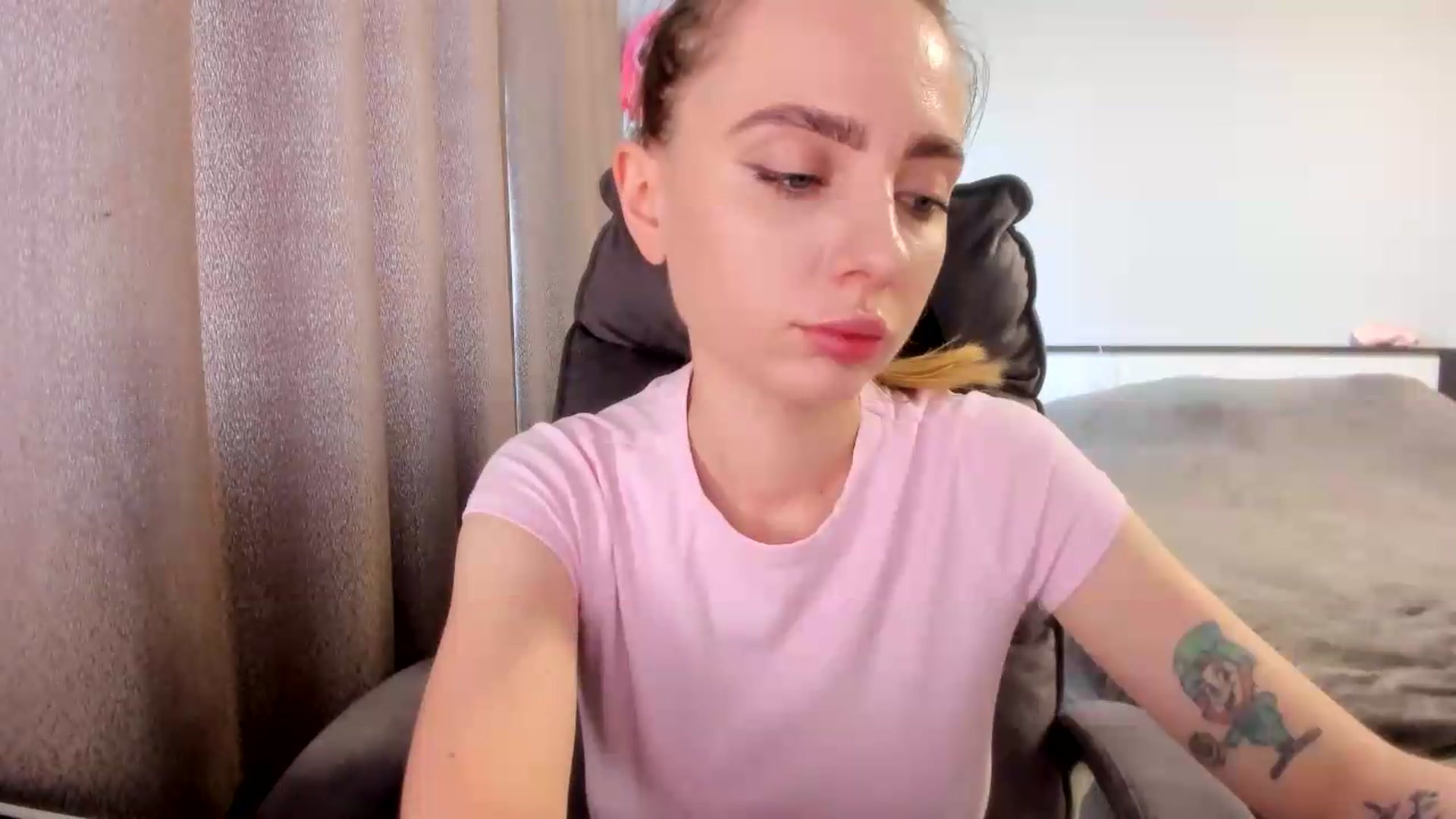 Gallery image thumbnail from Iam_Sasha's myfreecams stream on, 07/27/2026, 07:52 image 12 of 20