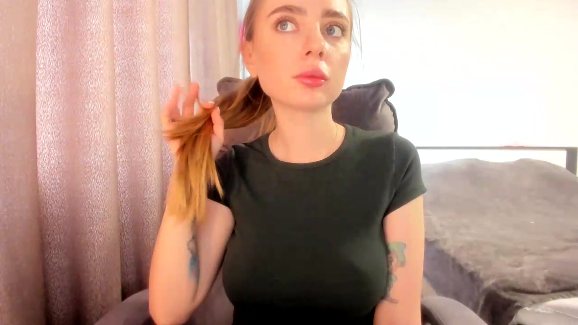Gallery image thumbnail from Iam_Sasha's myfreecams stream on, 07/29/2026, 08:52 image 14 of 20