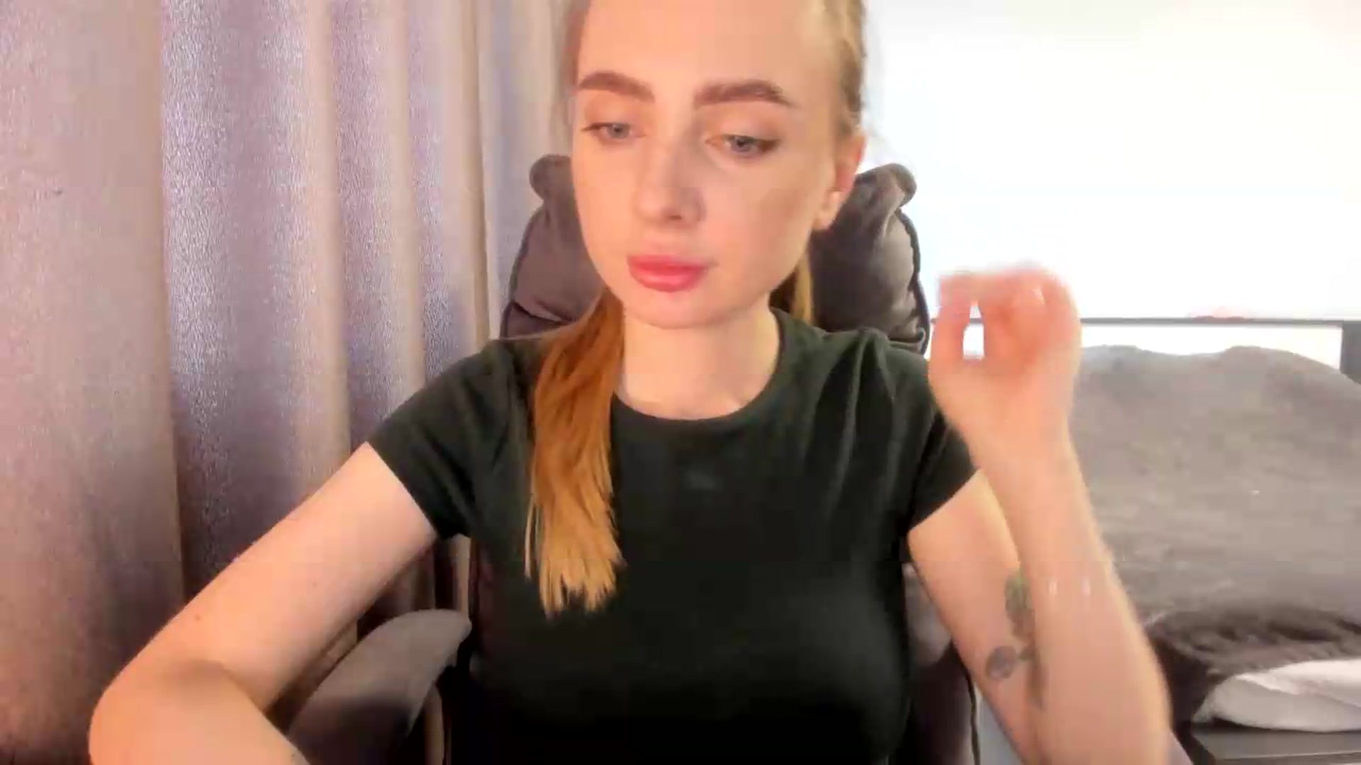 Gallery image thumbnail from Iam_Sasha's myfreecams stream on, 07/29/2026, 08:52 image 4 of 20