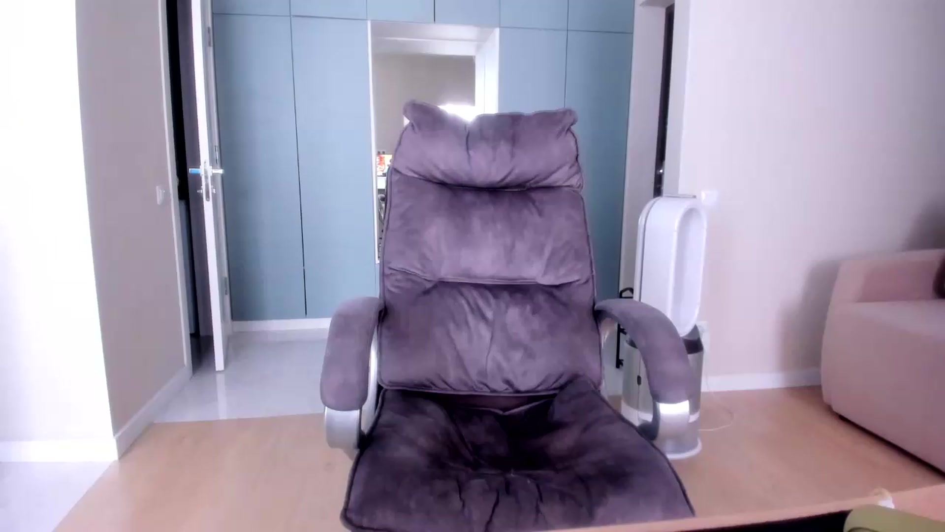 Gallery image thumbnail from Iam_Sasha's myfreecams stream on, 08/11/2026, 10:12 image 9 of 20