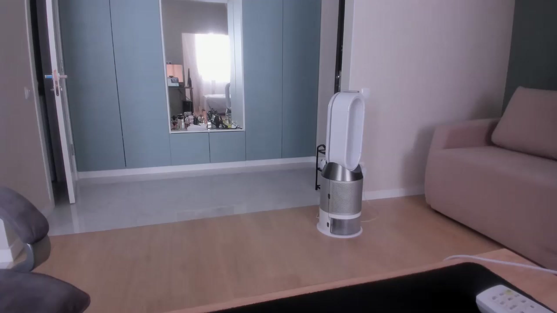 Gallery image thumbnail from Iam_Sasha's myfreecams stream on, 08/11/2026, 10:12 image 1 of 20
