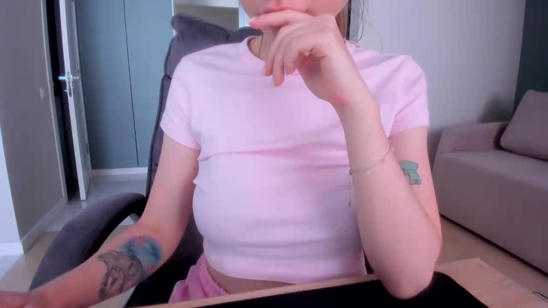 Gallery image thumbnail from Iam_Sasha's myfreecams stream on, 08/11/2026, 10:38 image 3 of 20