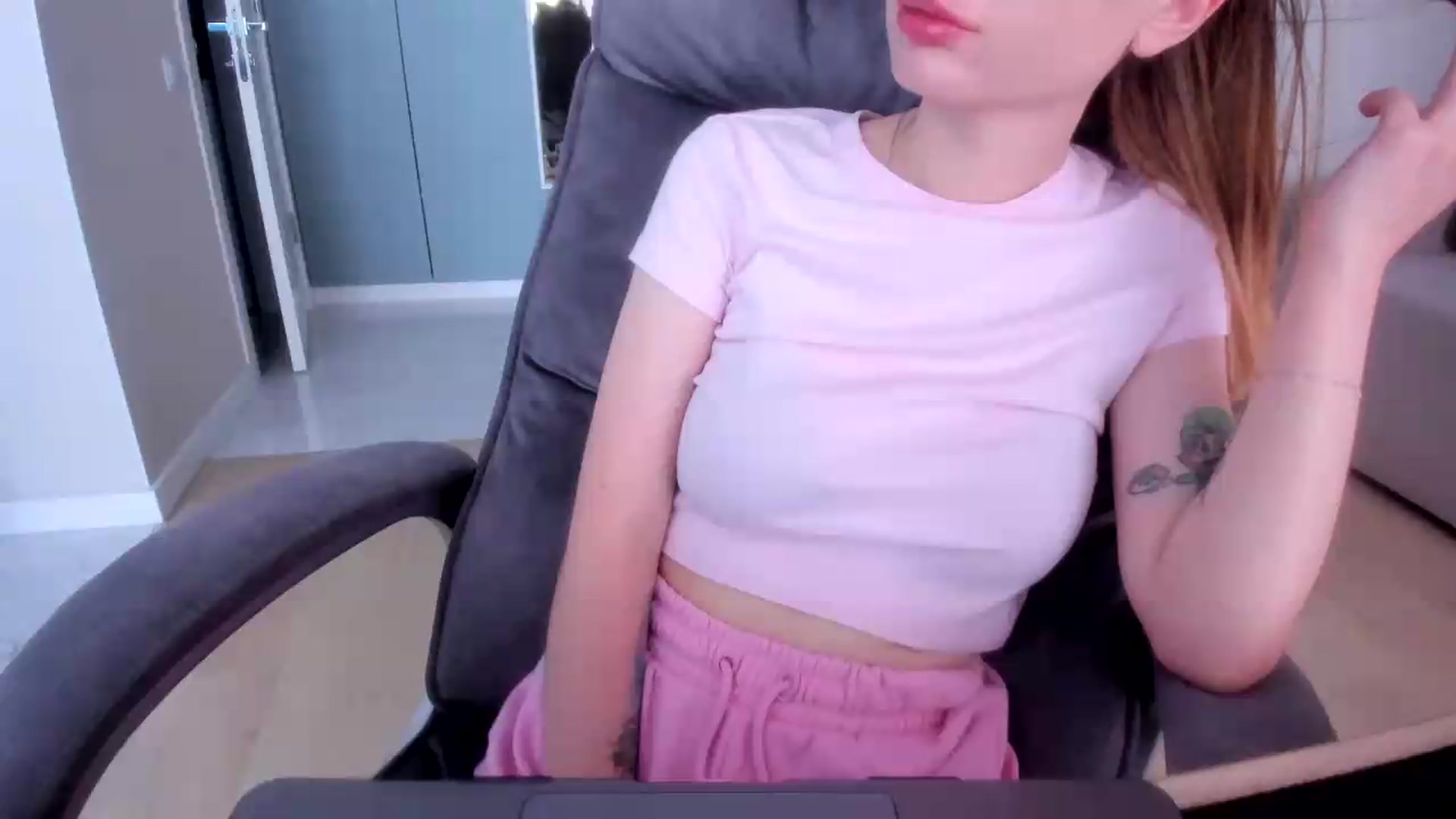 Gallery image thumbnail from Iam_Sasha's myfreecams stream on, 08/11/2026, 10:38 image 18 of 20