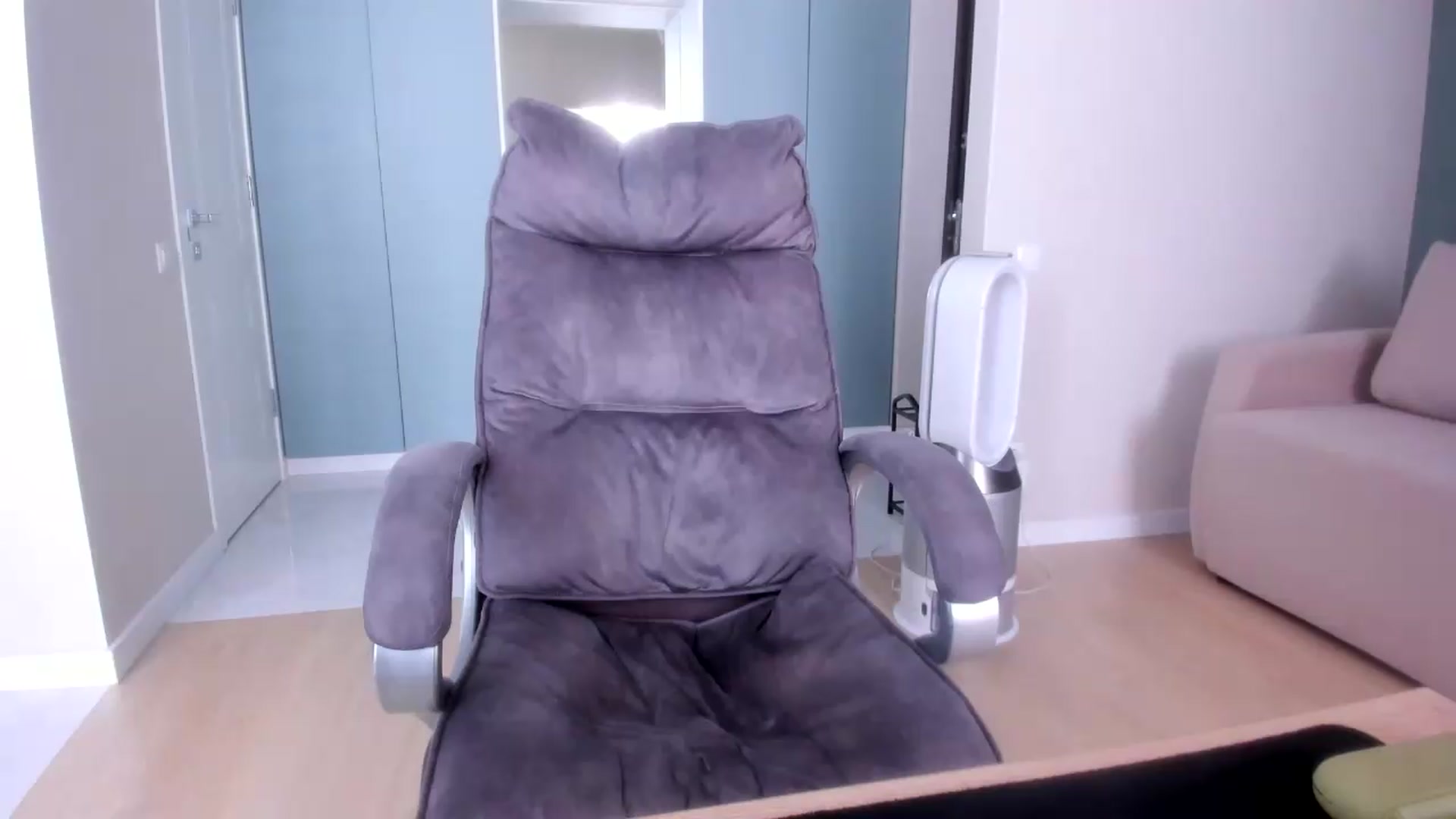 Gallery image thumbnail from Iam_Sasha's myfreecams stream on, 08/12/2026, 10:08 image 1 of 20
