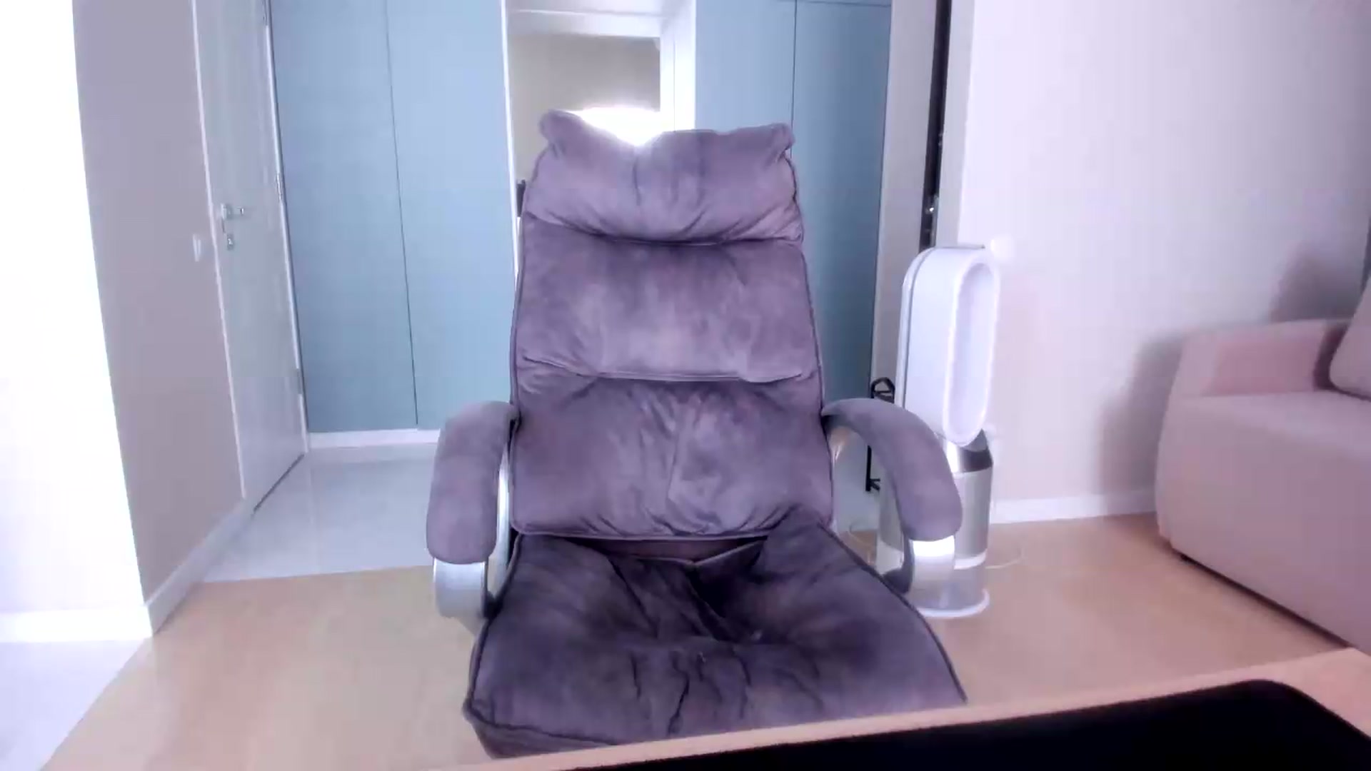 Gallery image thumbnail from Iam_Sasha's myfreecams stream on, 08/12/2026, 10:08 image 13 of 20