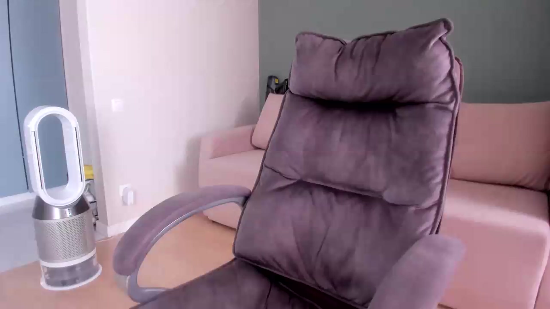 Gallery image thumbnail from Iam_Sasha's myfreecams stream on, 08/14/2026, 08:24 image 6 of 20