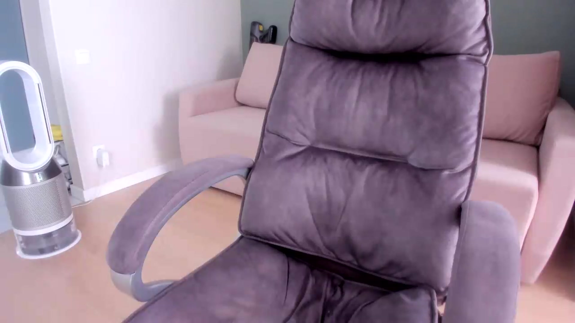 Gallery image thumbnail from Iam_Sasha's myfreecams stream on, 08/14/2026, 08:24 image 16 of 20