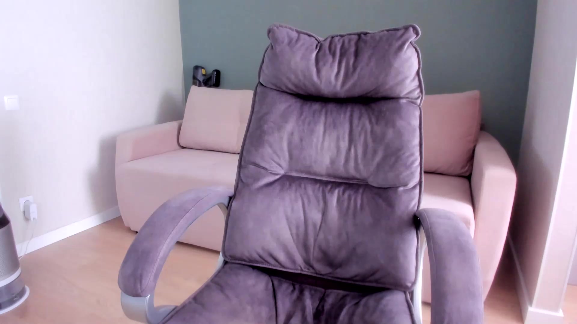 Gallery image thumbnail from Iam_Sasha's myfreecams stream on, 08/20/2026, 10:08 image 14 of 20