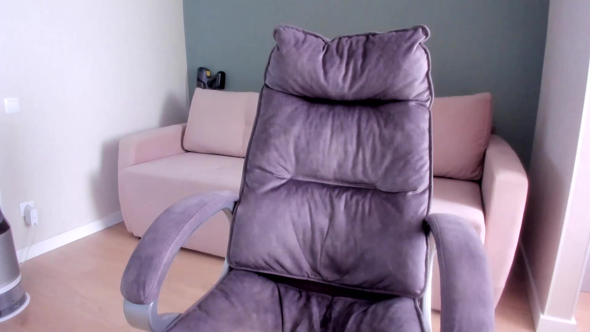 Gallery image thumbnail from Iam_Sasha's myfreecams stream on, 08/20/2026, 10:08 image 19 of 20