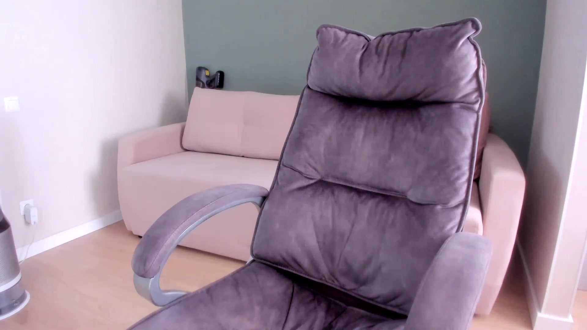 Gallery image thumbnail from Iam_Sasha's myfreecams stream on, 08/20/2026, 10:08 image 8 of 20