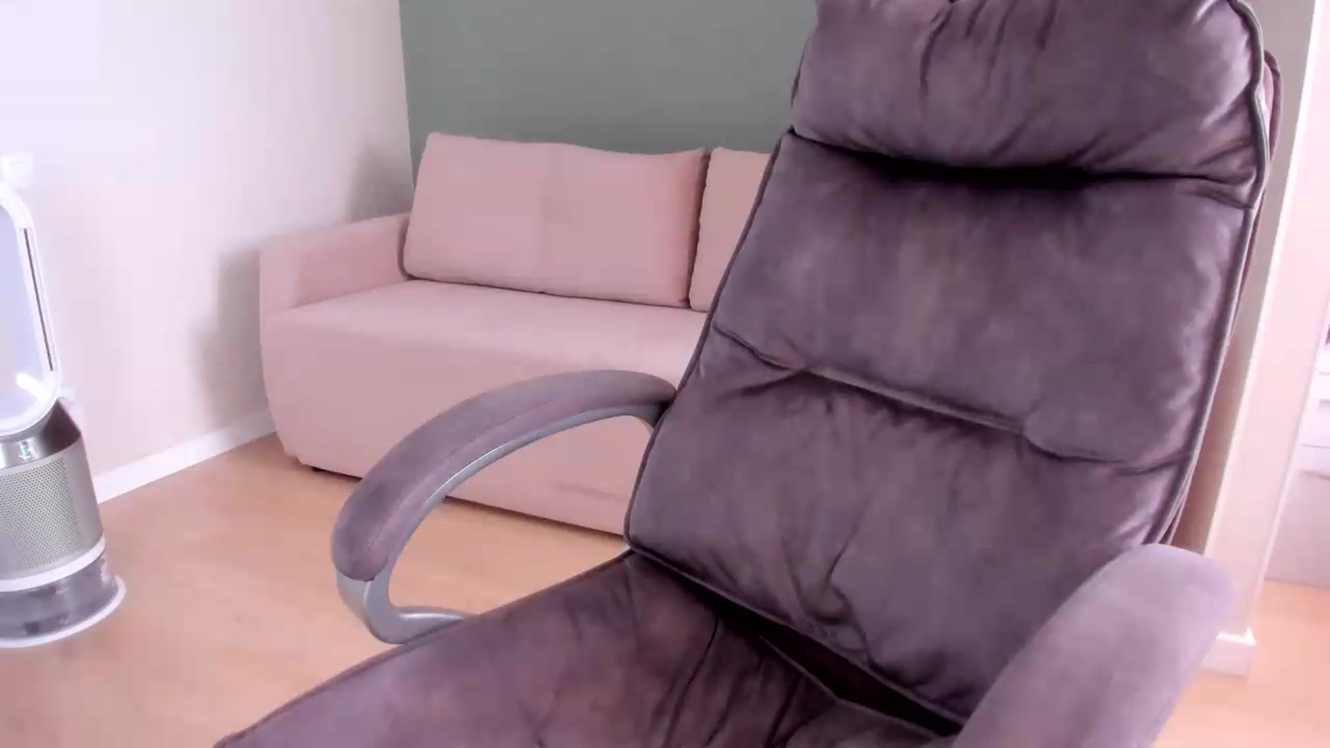 Gallery image thumbnail from Iam_Sasha's myfreecams stream on, 08/21/2026, 09:19 image 19 of 20
