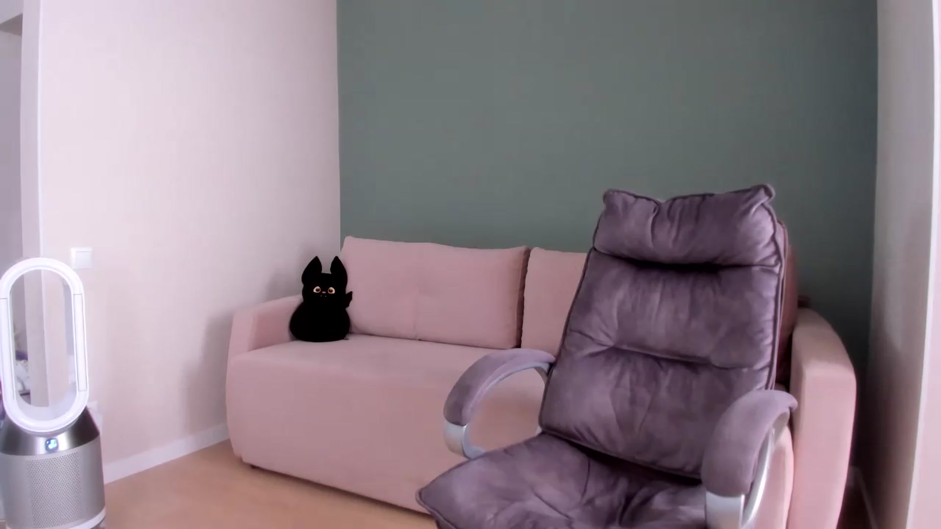Gallery image thumbnail from Iam_Sasha's myfreecams stream on, 08/28/2026, 09:25 image 7 of 20