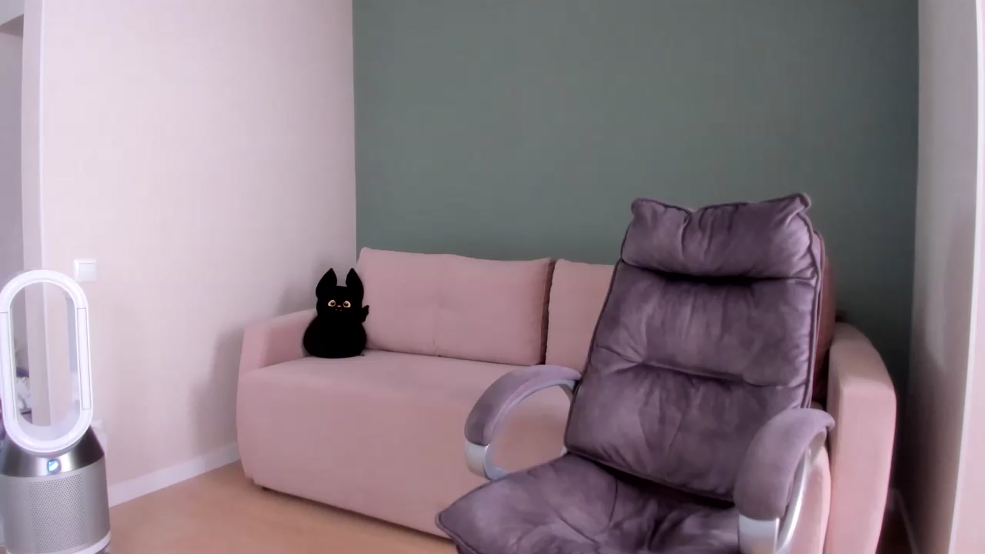 Gallery image thumbnail from Iam_Sasha's myfreecams stream on, 08/28/2026, 09:25 image 9 of 20