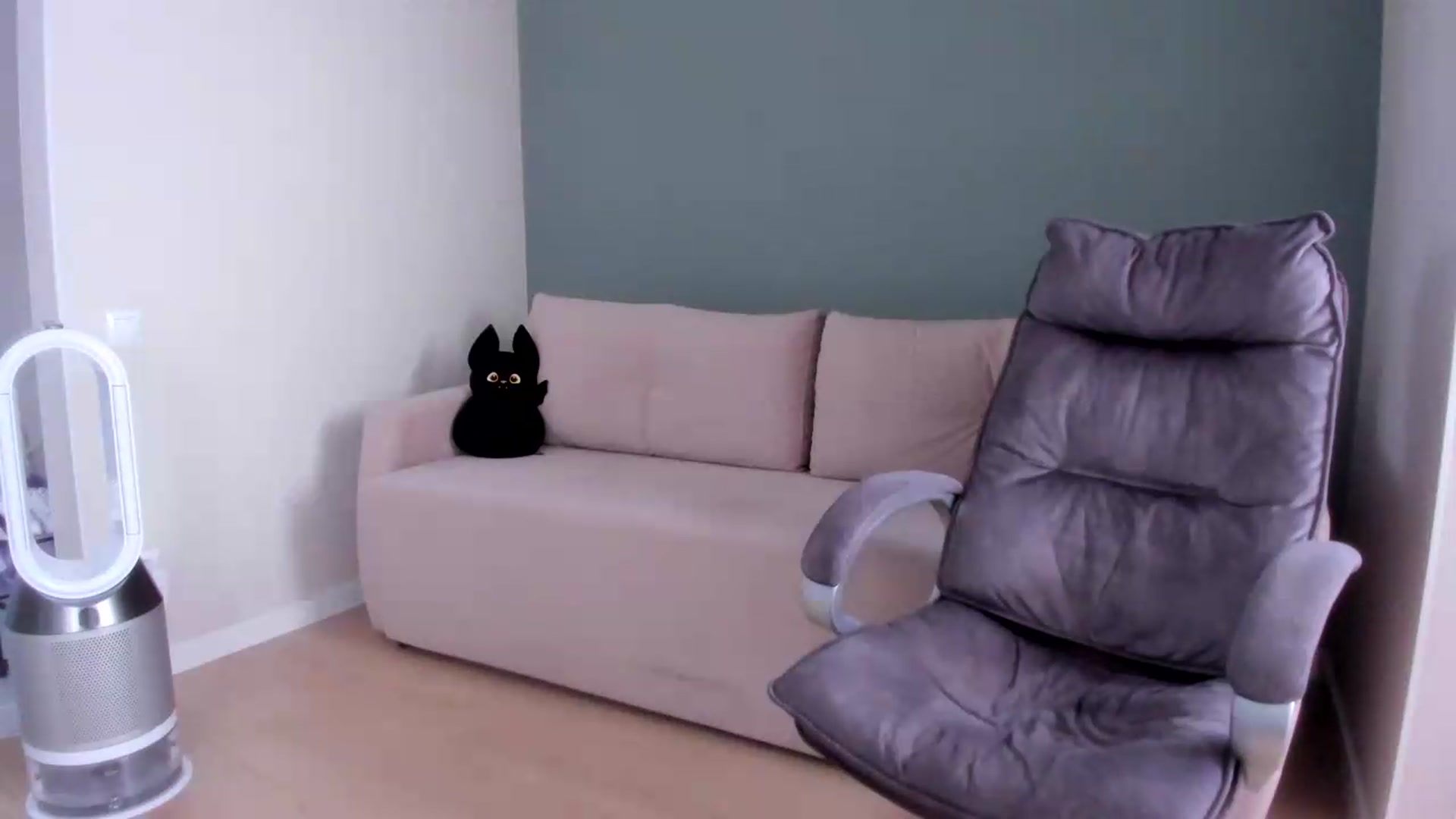 Gallery image thumbnail from Iam_Sasha's myfreecams stream on, 08/28/2026, 10:34 image 8 of 20