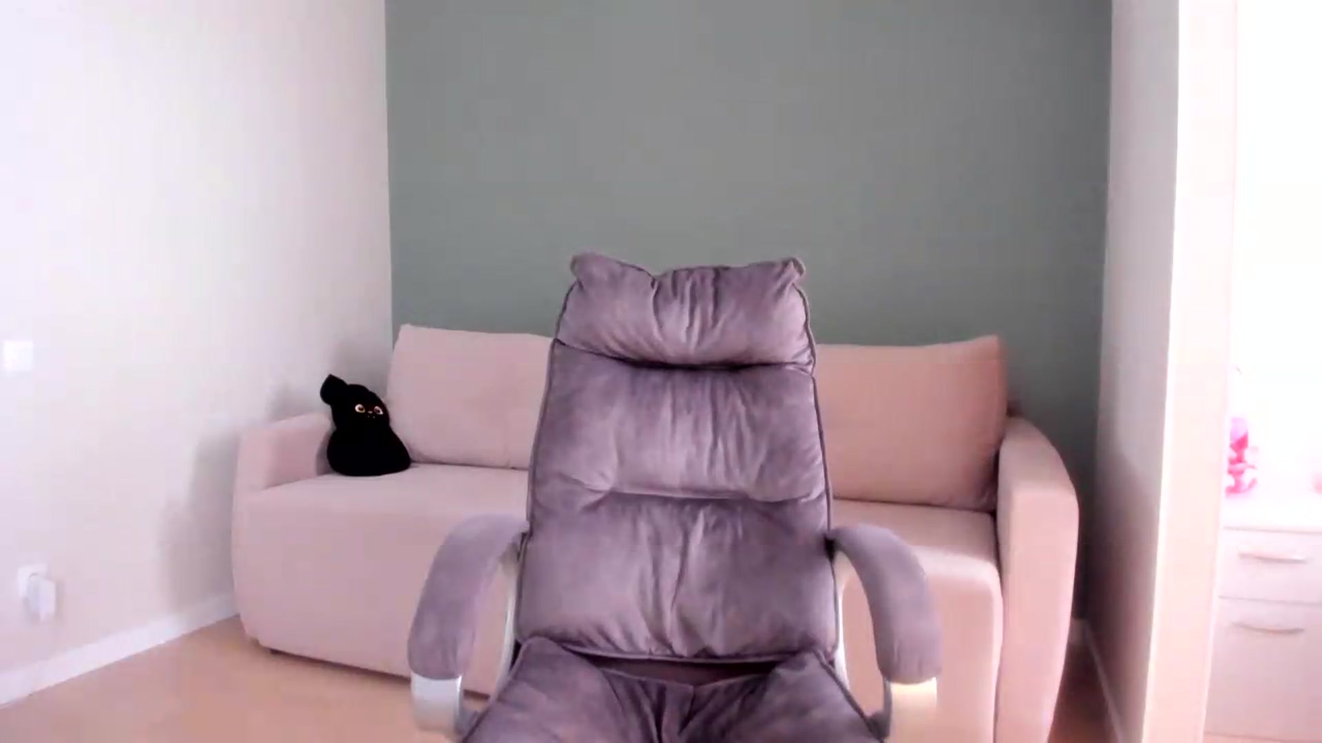 Gallery image thumbnail from Iam_Sasha's myfreecams stream on, 08/30/2026, 09:50 image 16 of 20