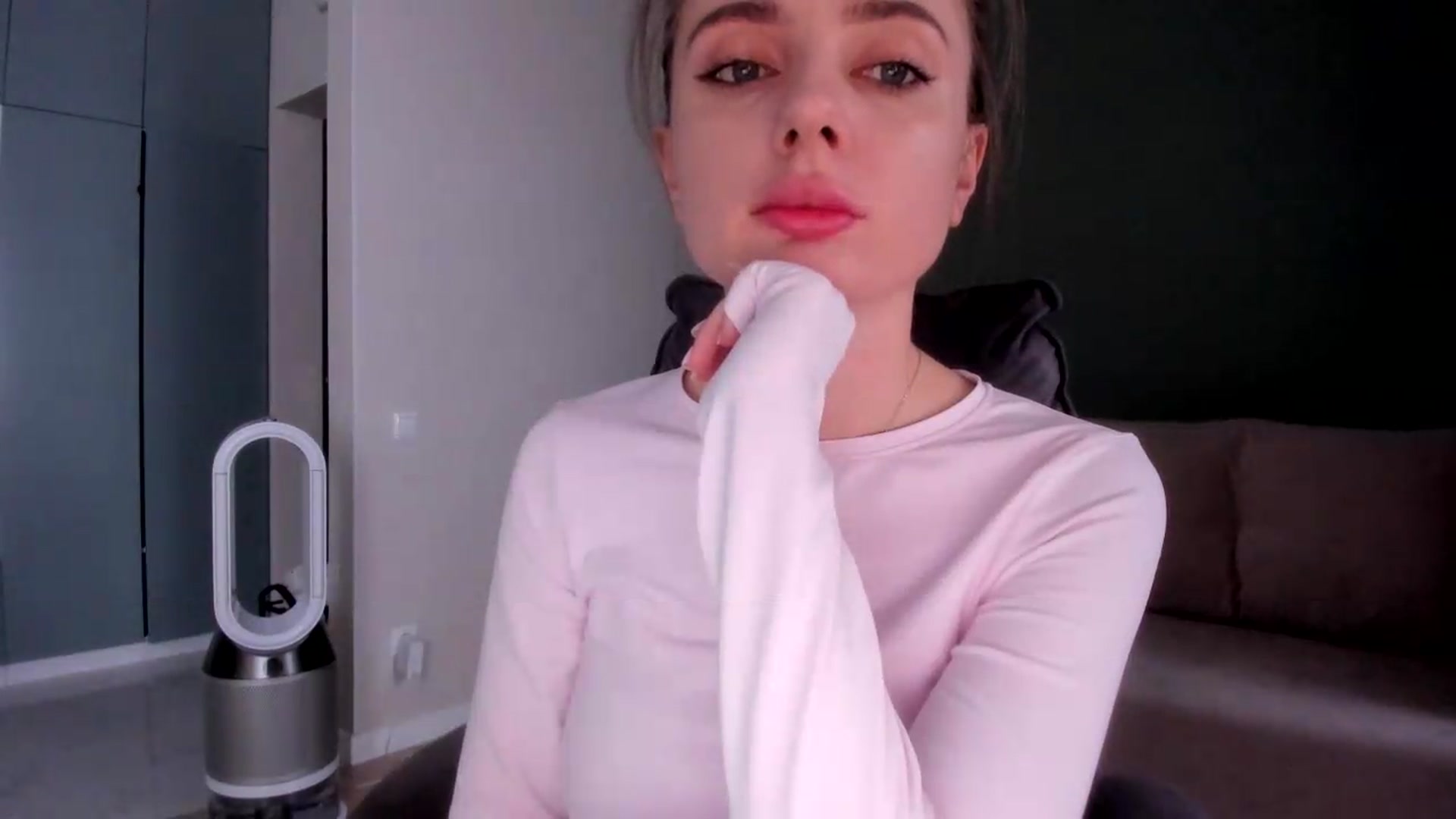 Gallery image thumbnail from Iam_Sasha's myfreecams stream on, 09/13/2026, 11:30 image 5 of 20