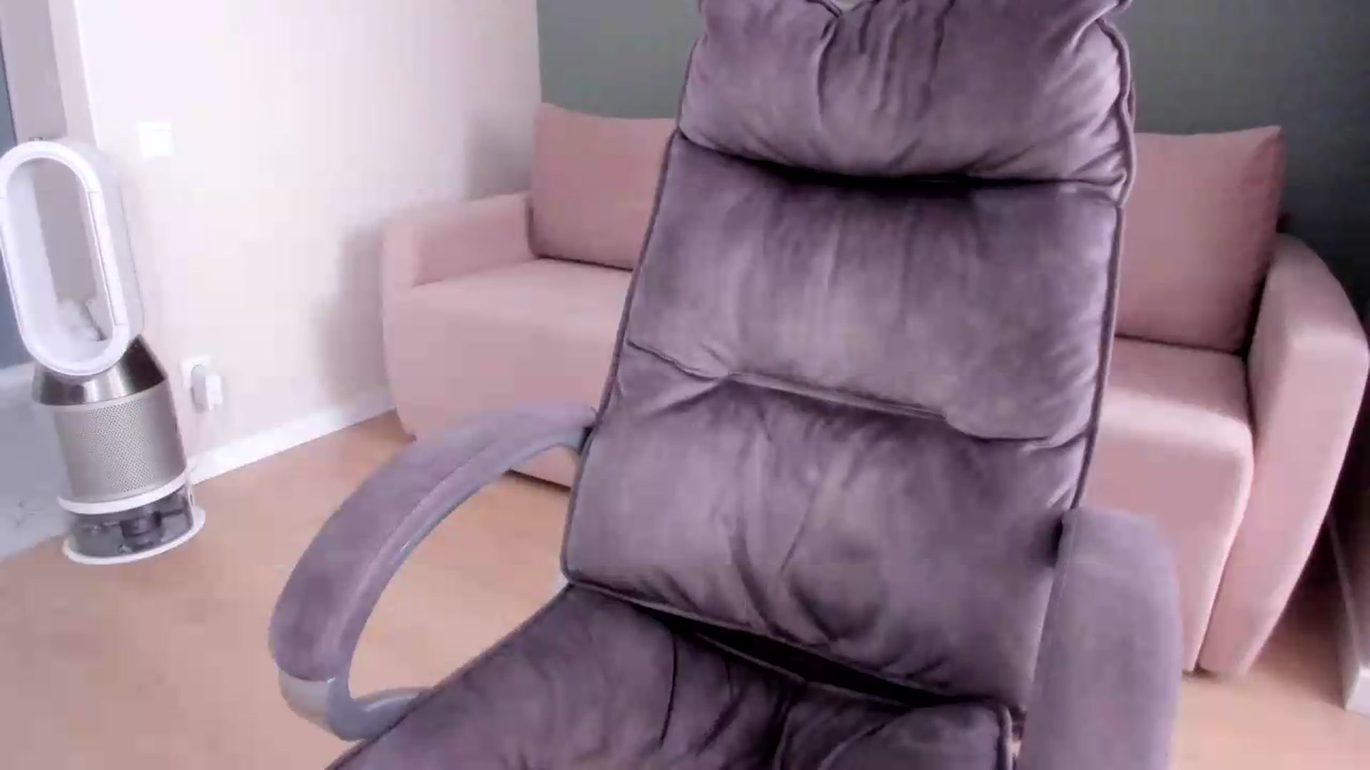 Gallery image thumbnail from Iam_Sasha's myfreecams stream on, 09/13/2026, 13:30 image 4 of 20